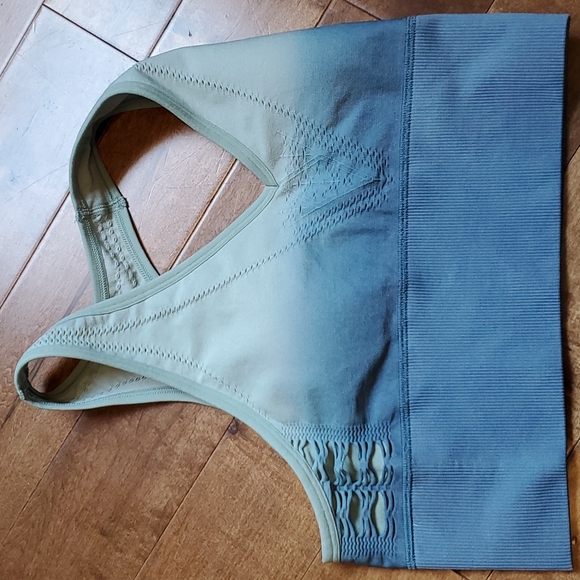 NWT Victoria'sSecret sport ombre crop bra (medium) - Picture 3 of 6